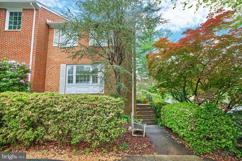 3235 Viscount Ct, Annandale, VA 22003