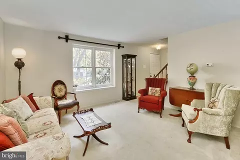8415 Rainbow Bridge Ln, Springfield, VA 22153 photo 7