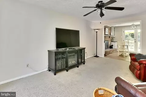 8415 Rainbow Bridge Ln, Springfield, VA 22153 photo 18