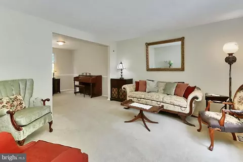 8415 Rainbow Bridge Ln, Springfield, VA 22153 photo 5