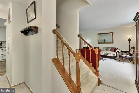 8415 Rainbow Bridge Ln, Springfield, VA 22153 photo 4