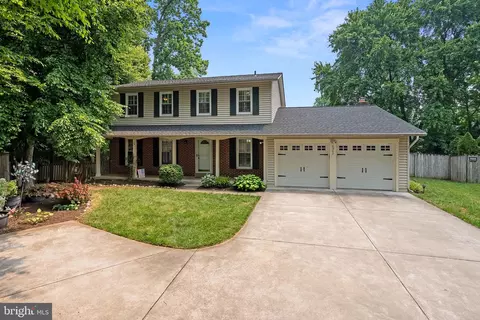 6902 Shackle Pl, Burke, VA 22015