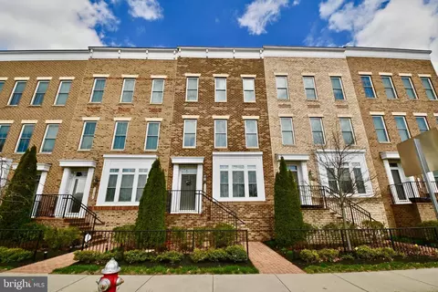 11359 Ridgeline Rd, Fairfax, VA 22030