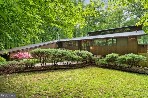 10913 Hampton Rd, Fairfax Station, VA 22039