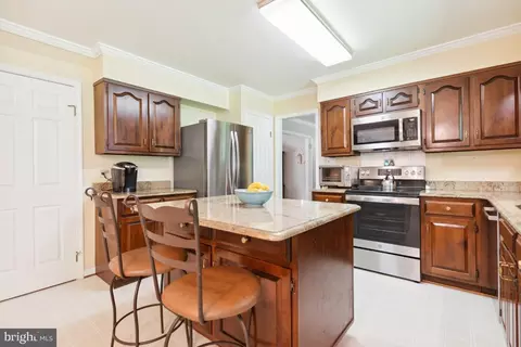 6010 Nassau Dr, Springfield, VA 22152 photo 8