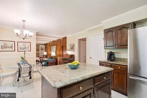 6010 Nassau Dr, Springfield, VA 22152 photo 10