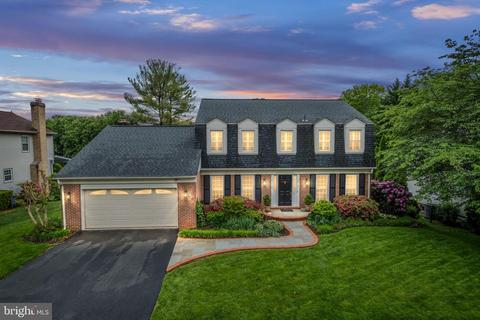 6219 Winnepeg Dr, Burke, VA 22015