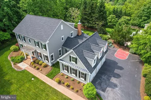 9889 Chapel Bridge Estates Dr, Fairfax Station, VA 22039