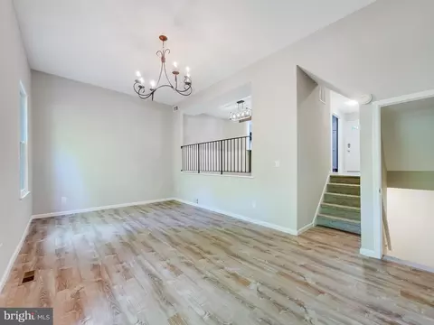 5545 Mitcham Ct, Springfield, VA 22151 photo 3