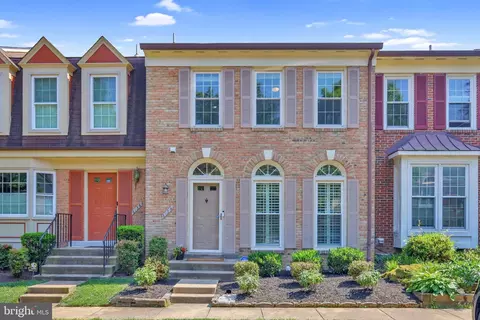 6134 Talavera Ct, Alexandria, VA 22310