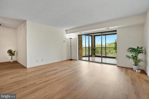 5901 Mount Eagle Dr #517, Alexandria, VA 22303