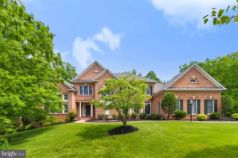 5448 Marlstone Ln, Fairfax, VA 22030