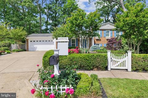 9612 Center St, Vienna, VA 22181