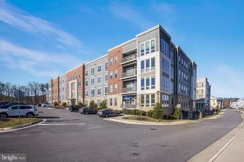 6107 Fairview Farm Dr #205, Alexandria, VA 22315
