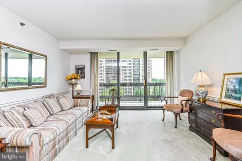 5505 Seminary Rd #516N, Falls Church, VA 22041