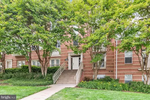 9486 Virginia Center Blvd #406, Vienna, VA 22181