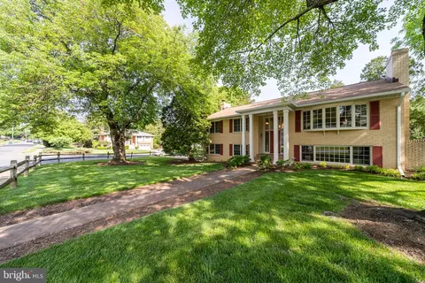 6166 Mori St, Mclean, VA 22101 photo 3