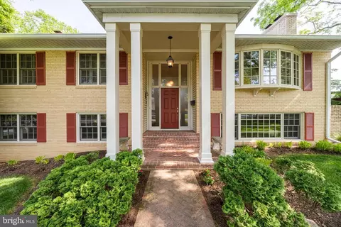 6166 Mori St, Mclean, VA 22101 photo 2