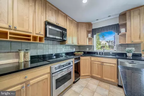 6166 Mori St, Mclean, VA 22101 photo 19