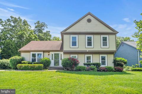 1040 Jeff Ryan Dr, Herndon, VA 20170