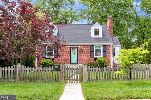 2914 Monroe Pl, Falls Church, VA 22042