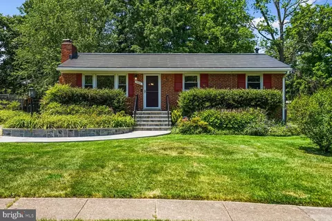 5602 Justis Pl, Alexandria, VA 22310