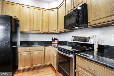 9033 Harrover Pl, Lorton, VA 22079 photo 11