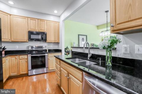 9033 Harrover Pl, Lorton, VA 22079 photo 8