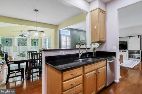 9033 Harrover Pl, Lorton, VA 22079 photo 13