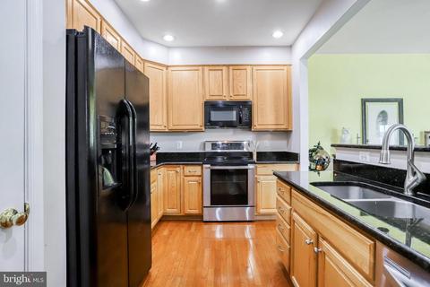 9033 Harrover Pl, Lorton, VA 22079 photo 10