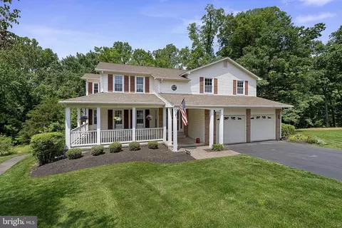 13228 Coralberry Dr, Fairfax, VA 22033