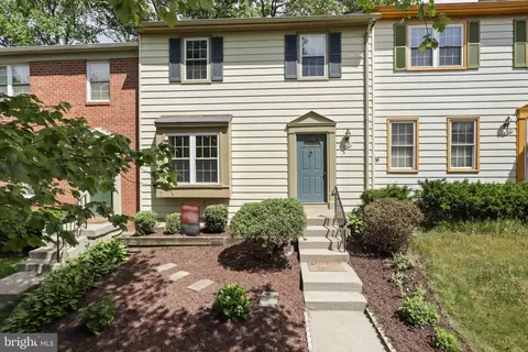 8325 Stationhouse Ct, Lorton, VA 22079