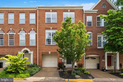 2853 Laura Gae Cir, Vienna, VA 22180