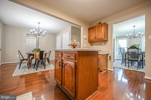 9513 Sloop Ct, Burke, VA 22015 photo 17