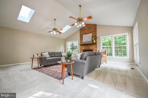 9513 Sloop Ct, Burke, VA 22015 photo 5