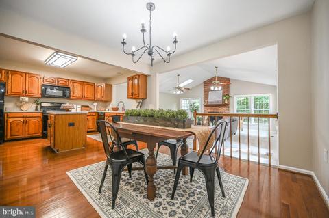 9513 Sloop Ct, Burke, VA 22015 photo 14