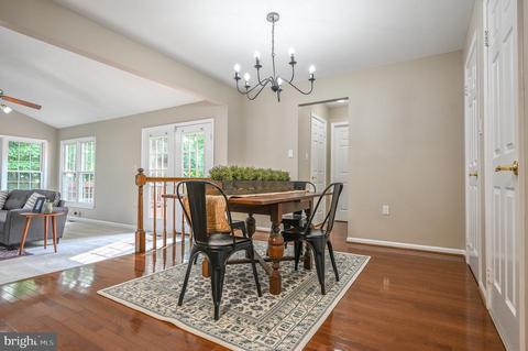 9513 Sloop Ct, Burke, VA 22015 photo 13