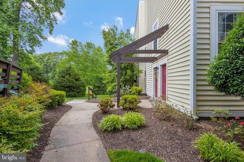 10132 Oakton Terrace Rd, Oakton, VA 22124