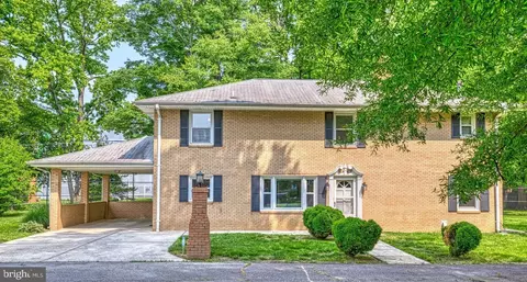 7725 Fordson Rd, Alexandria, VA 22306
