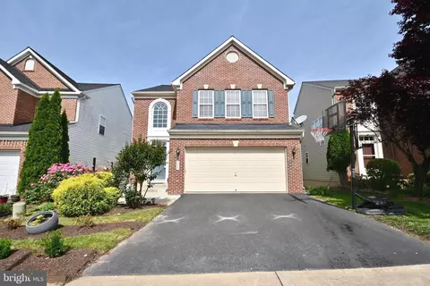 3915 Beeker Mill Pl, Chantilly, VA 20151