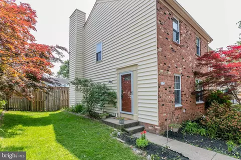 8351 Stationhouse Ct, Lorton, VA 22079