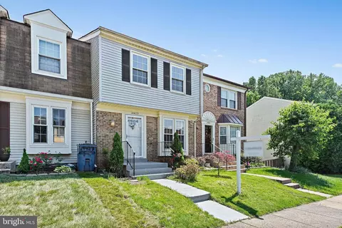 14429 Four Chimney Dr, Centreville, VA 20120