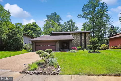5209 Bradfield Dr, Burke, VA 22015