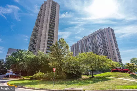 5501 Seminary Rd #1702S, Falls Church, VA 22041