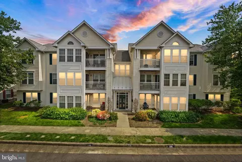 7512 Snowpea Ct #142, Alexandria, VA 22306