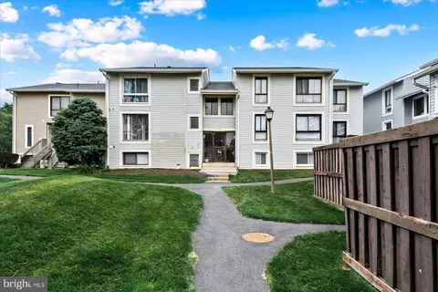 8611 Sacramento Dr #01/8611D, Alexandria, VA 22309