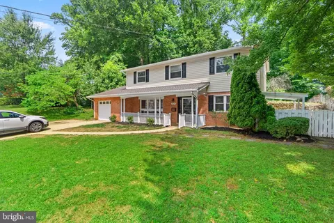 5624 Eastbourne Dr, Springfield, VA 22151 photo 2