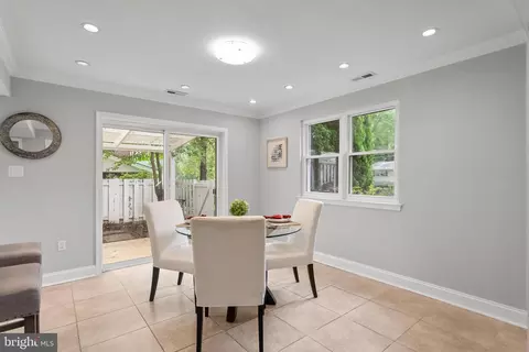 5624 Eastbourne Dr, Springfield, VA 22151 photo 10