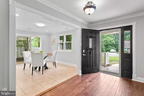 5624 Eastbourne Dr, Springfield, VA 22151 photo 3