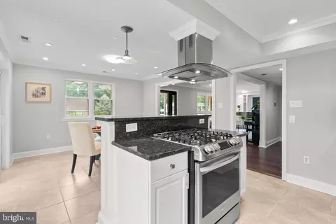 5624 Eastbourne Dr, Springfield, VA 22151 photo 14